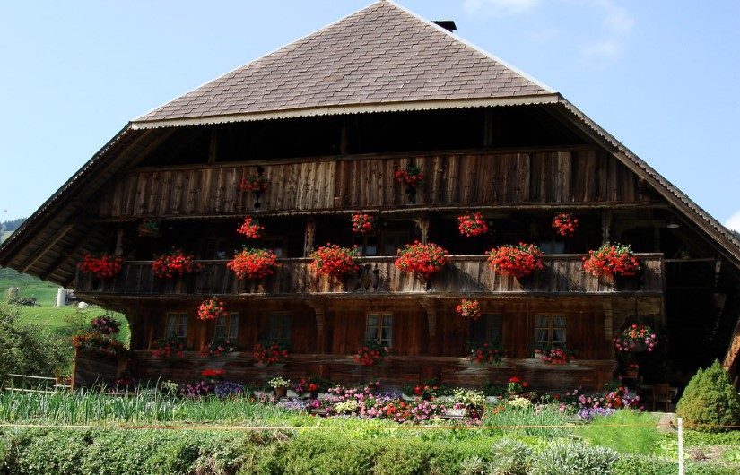 Reasons to Buy a Farmhouse Property